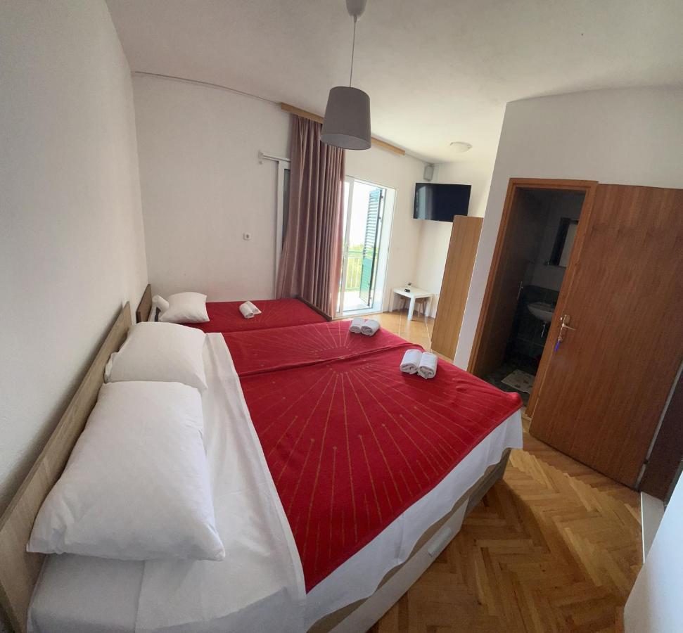 With Shared Kitchen 