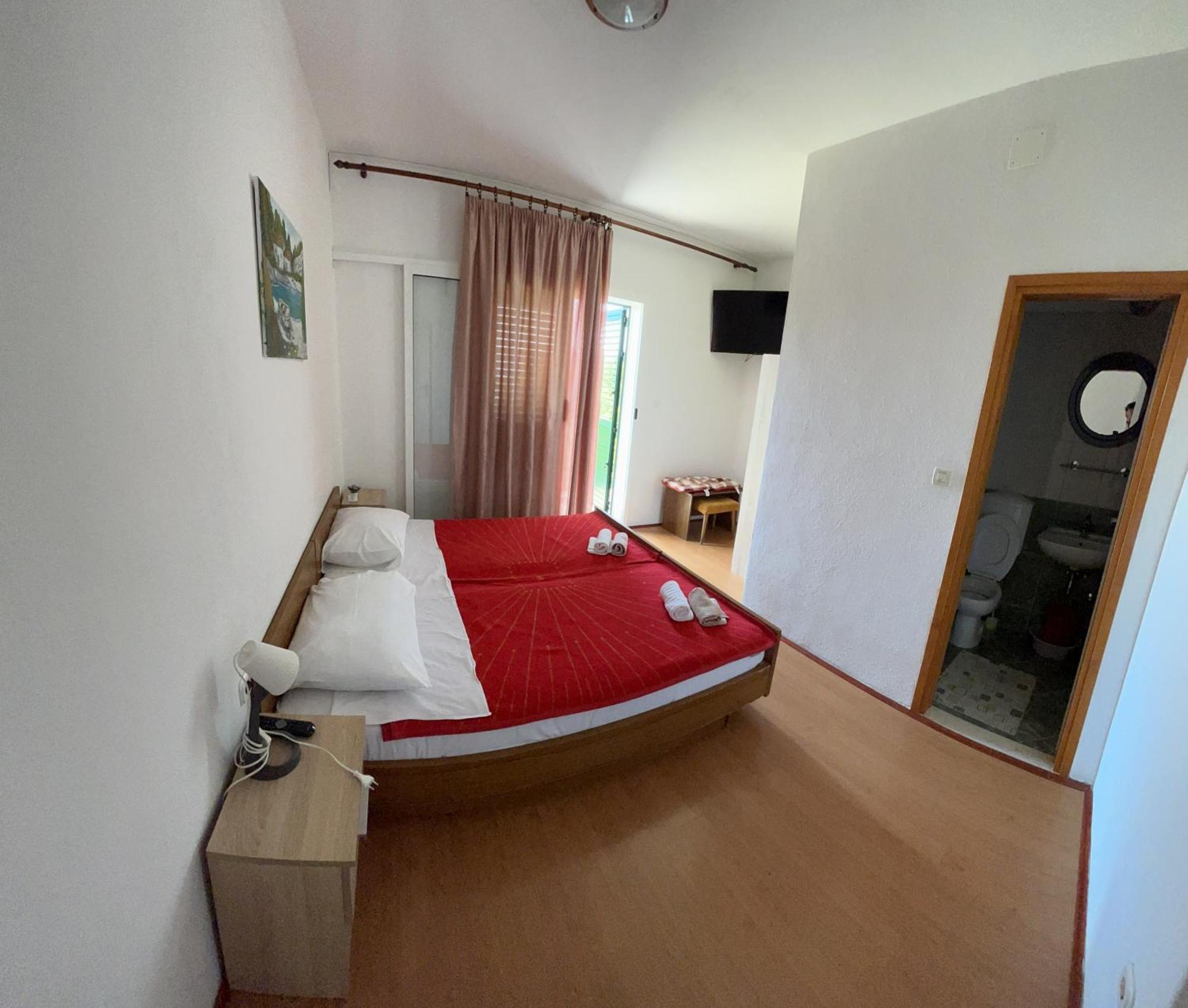 With Shared Kitchen 