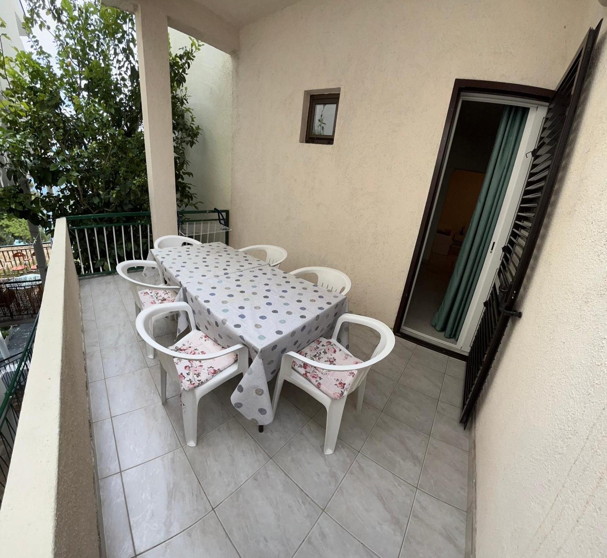 Apartament With Shared Kitchen 