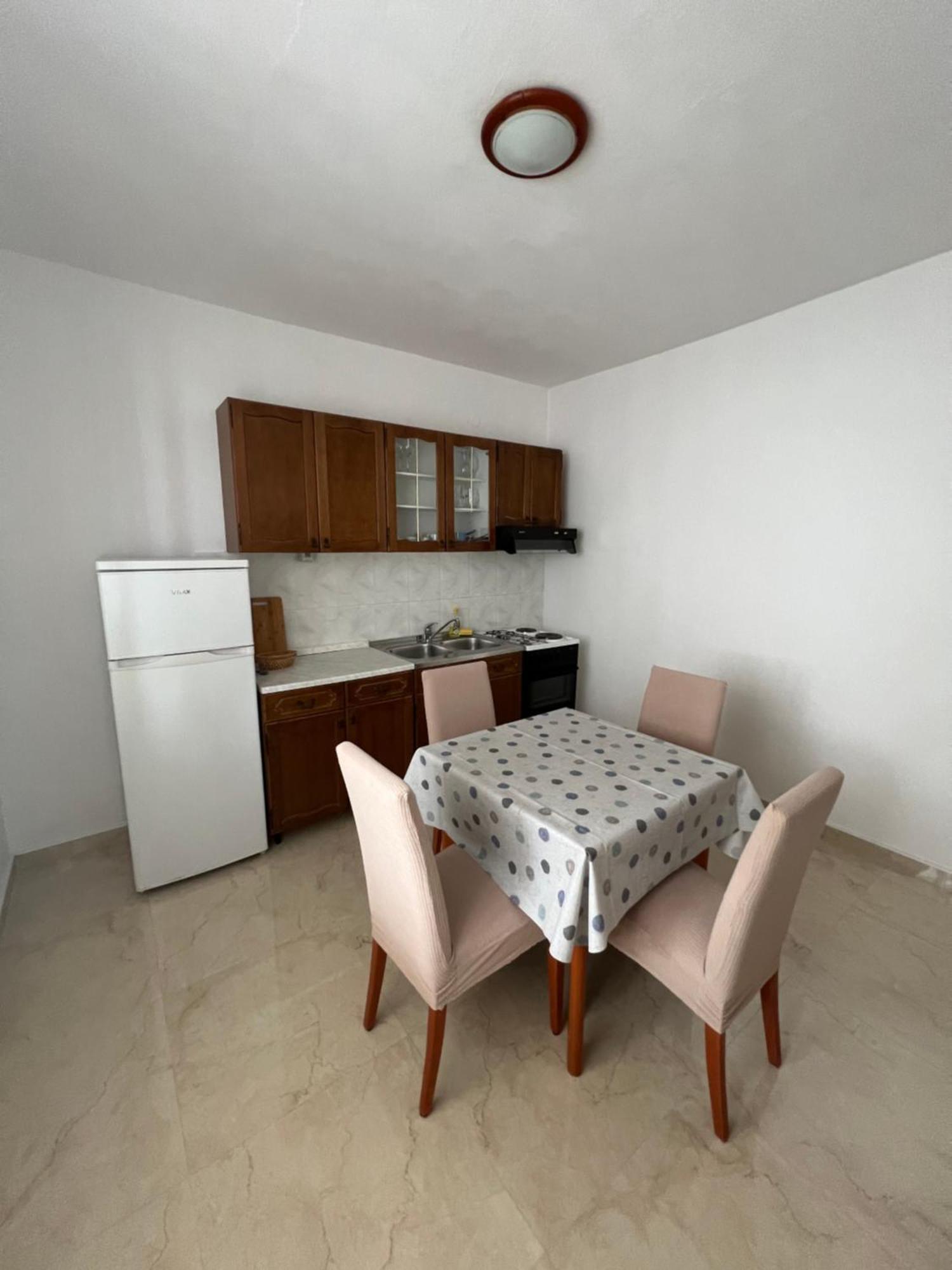 With Shared Kitchen 