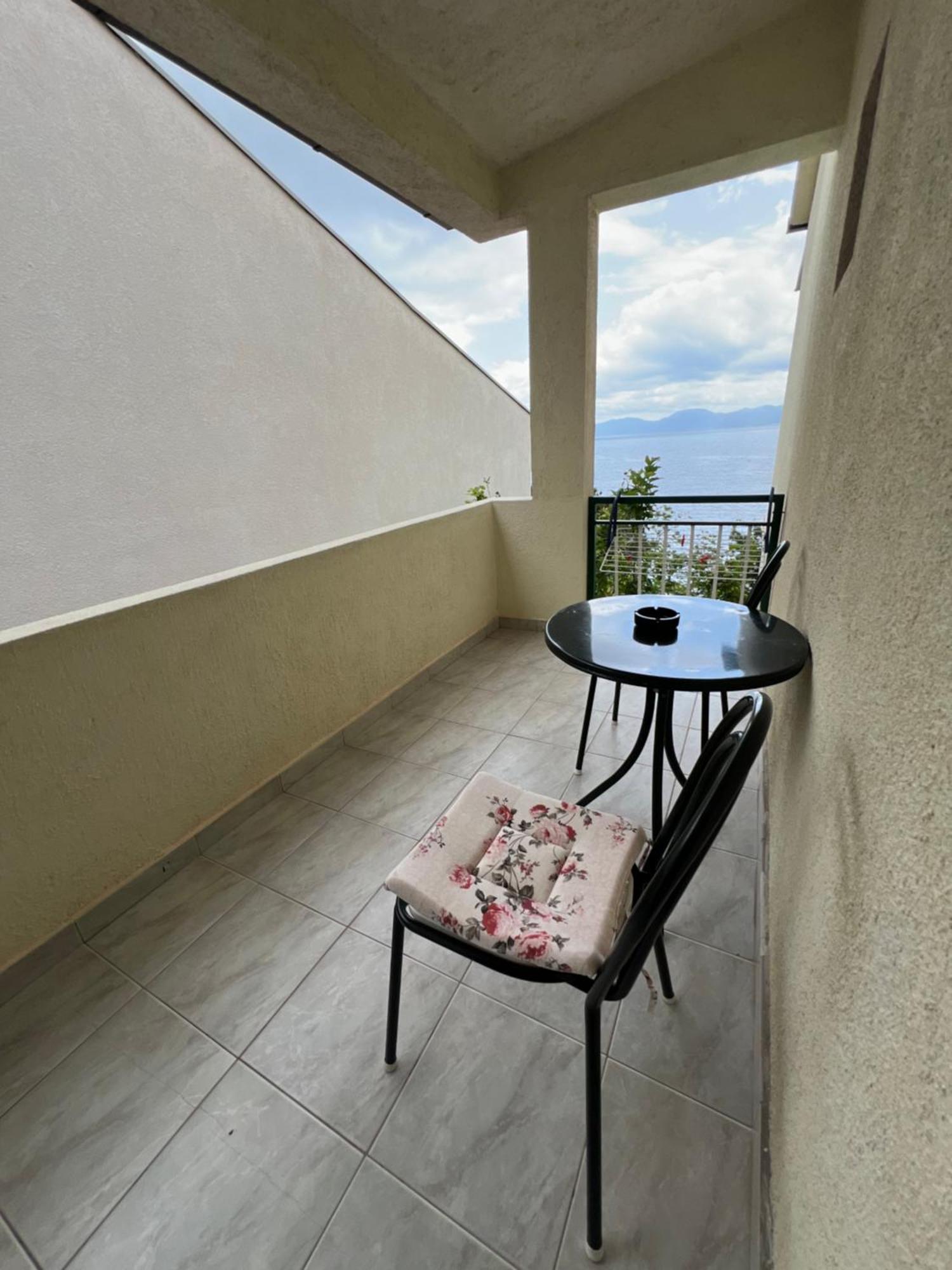 With Shared Kitchen 